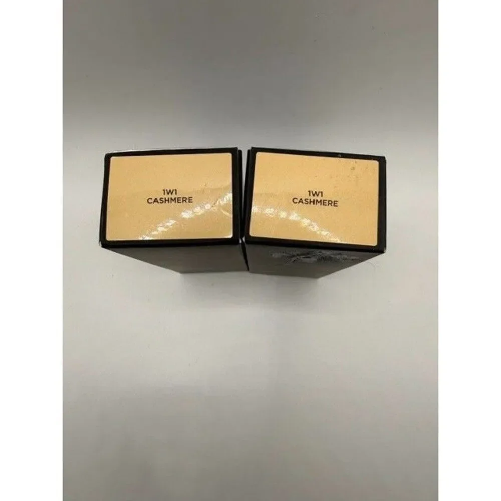 Laura Mercier Real Flawless Weightless Perfecting Foundation 1W1 Cashmere Lot 2